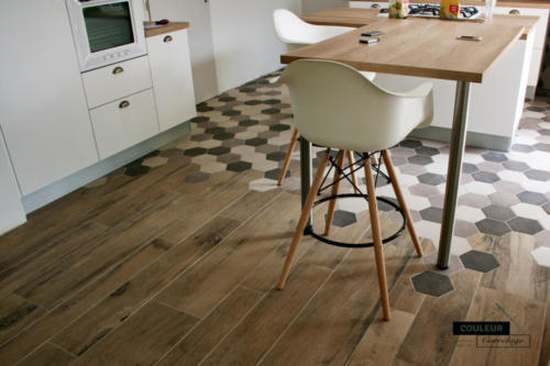 carrelage-exagonal-imitation-parquet-cuisine